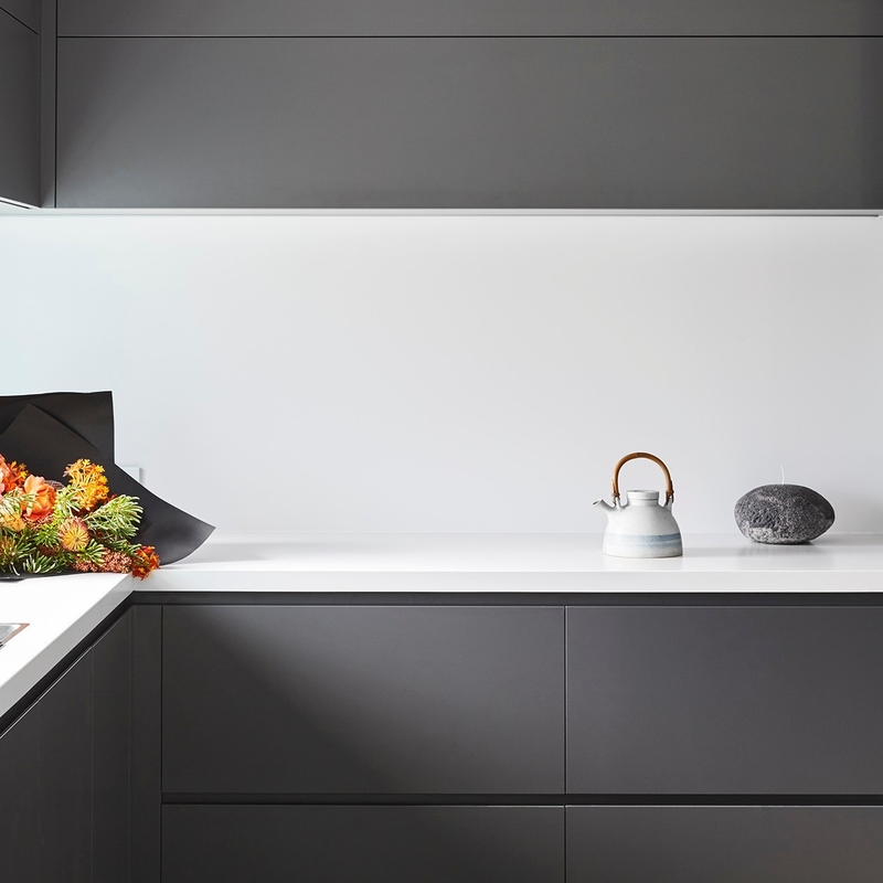 مجموعة خزانة مطبخ فاخرة مخصصة من الميلامين HMR كور بلاك مودرن Kitchen Cabinet