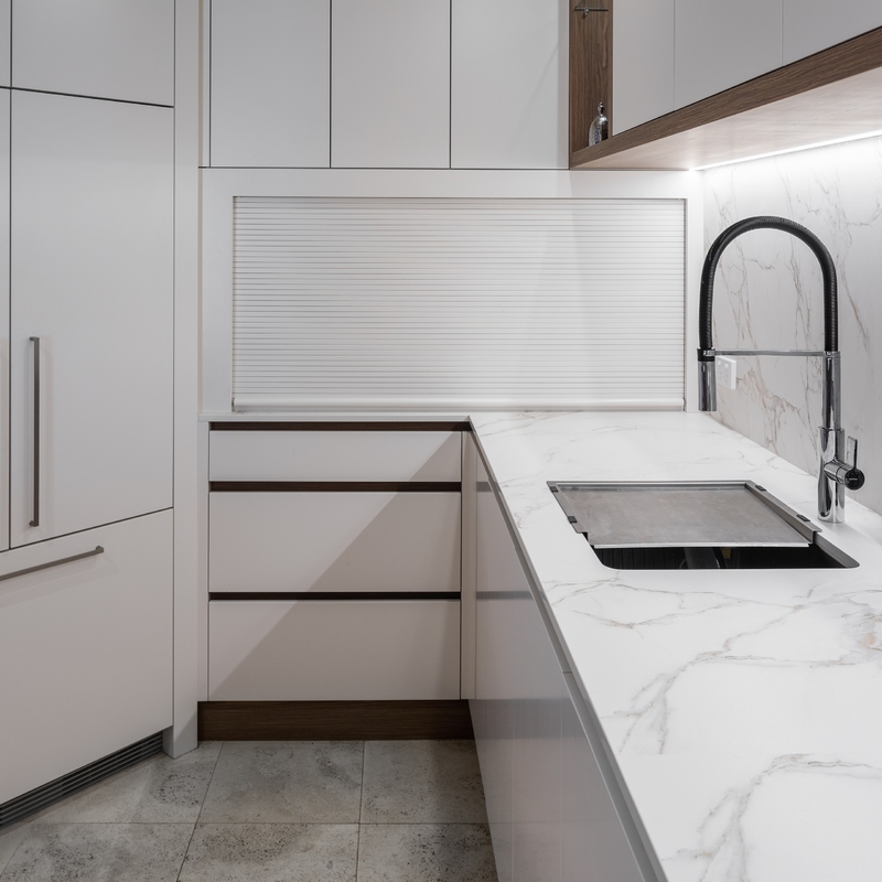 خزانة مطبخ فاخرة من الميلامين تصميم حديث مخصص HMR Core Particle Board