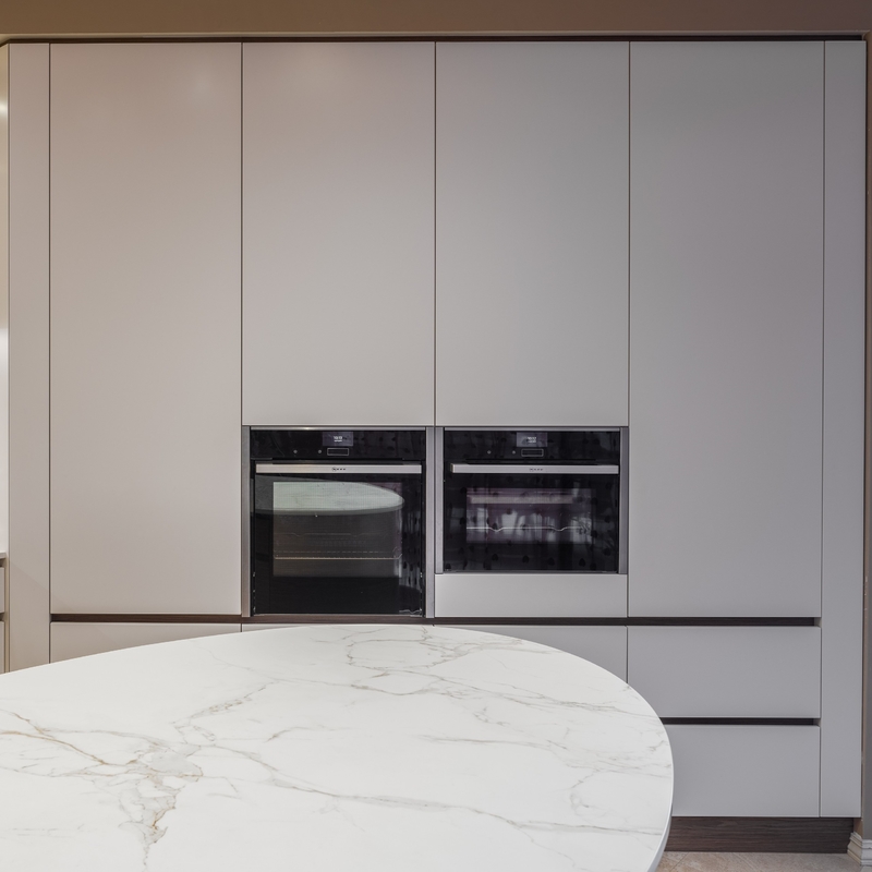 خزانة مطبخ فاخرة من الميلامين تصميم حديث مخصص HMR Core Particle Board