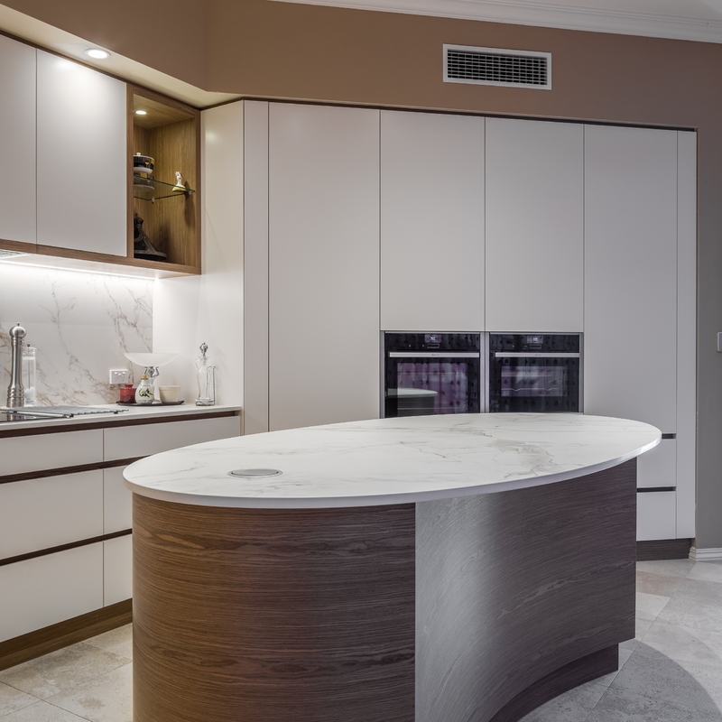 خزانة مطبخ فاخرة من الميلامين تصميم حديث مخصص HMR Core Particle Board